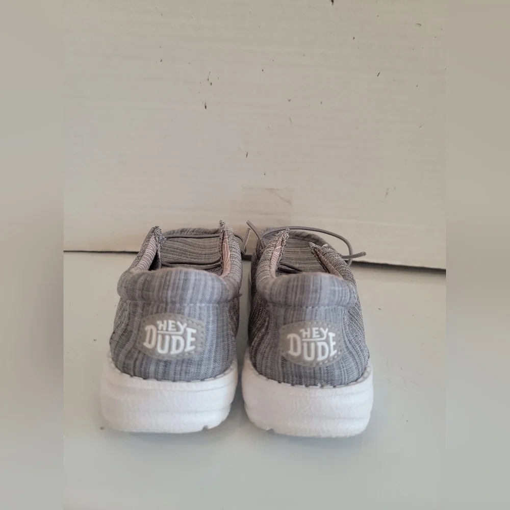 HEY DUDES WALLY YOUTH SLIP ON SHOES ( sz Y-1 or Wm - 2)‎